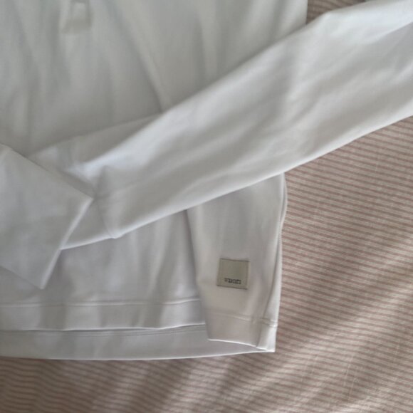 Vuori Studio 1/2 Cropped White Half Zip XS - Picture 2 of 4